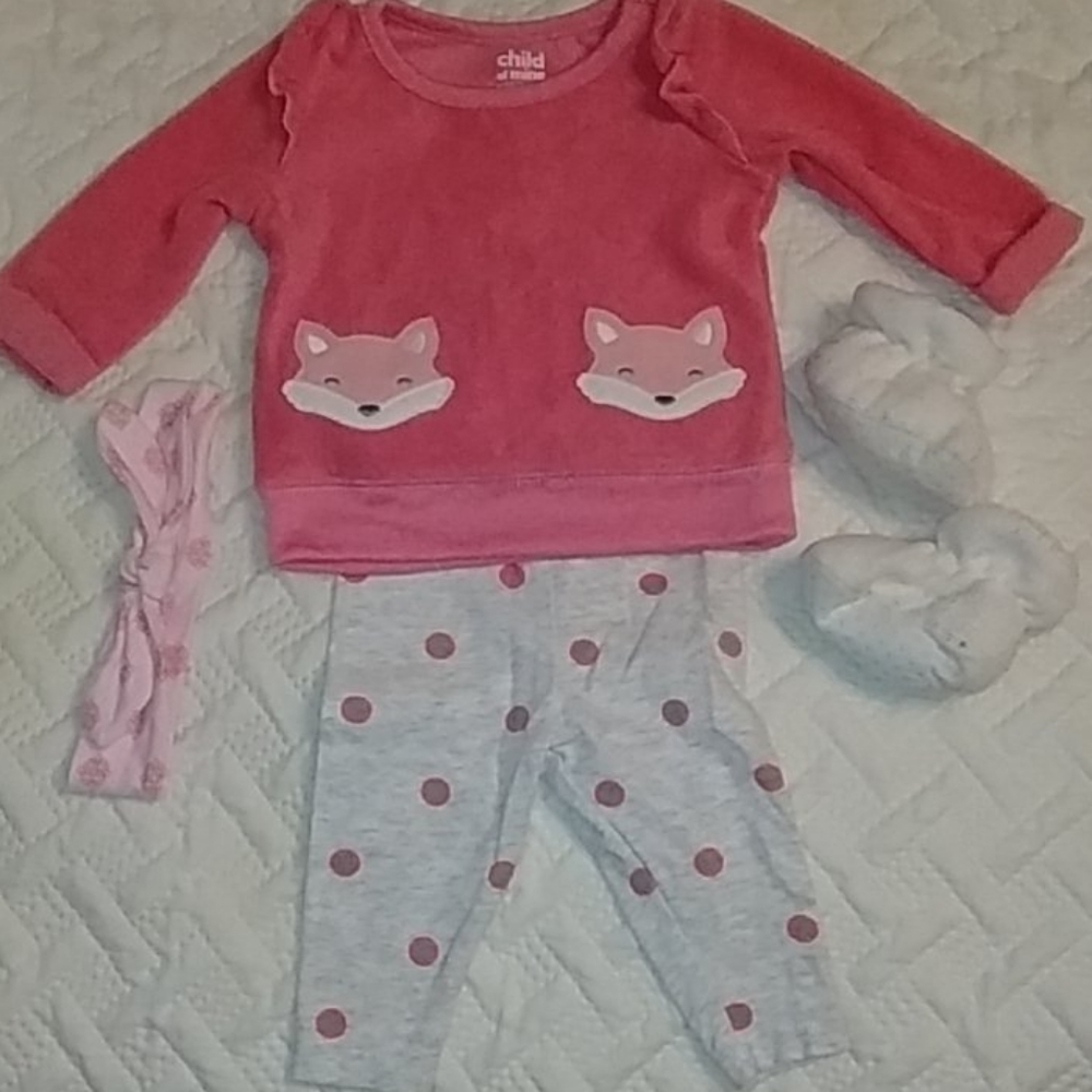 Carter's outfit